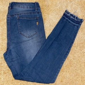 BOGO SALE🥂 SKINNY JEANS